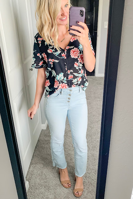 How to Style a Floral Top for Fall || Button fly cropped flare jeans