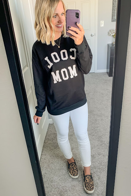 Fall outfit with white jeans #whitejeans #falloufit
