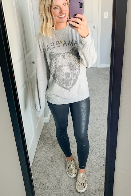 Mom-friendly outfit with faux leather leggings #fauxleatherleggings #leggings