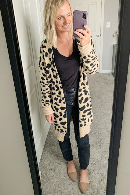 Black jeans with leopard cardigan #blackjeans #leopard