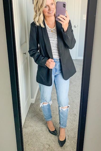 Mom jeans with blazer #momjeans