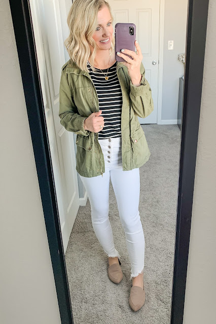 Mom-Friendly Outfits Wearing White Jeans