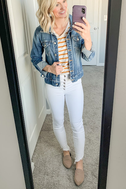 Mom-Friendly Outfits Wearing White Jeans
