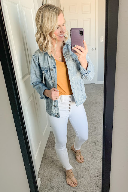 Mom-Friendly Outfits Wearing White Jeans