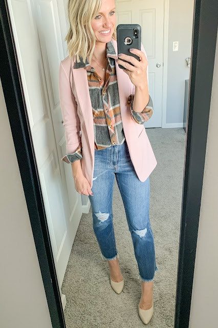 9 Fall Outfit Ideas With a Plaid Shirt