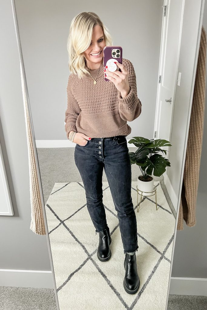 Black skinny jeans with Chelsea boots
