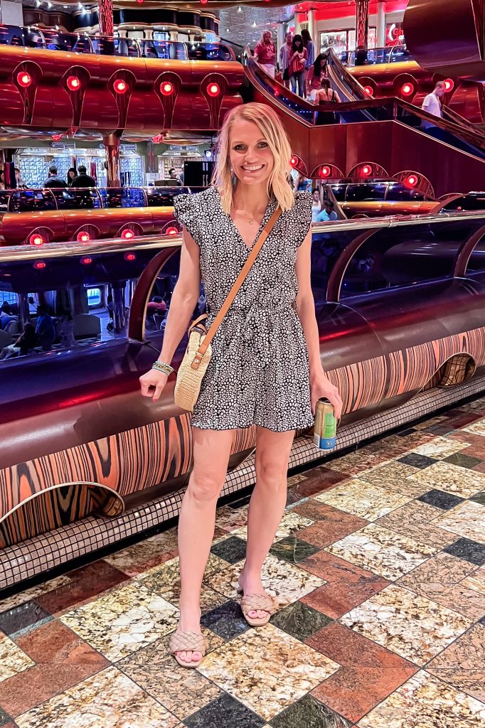 Casual resport style outfit with a black and white romper.