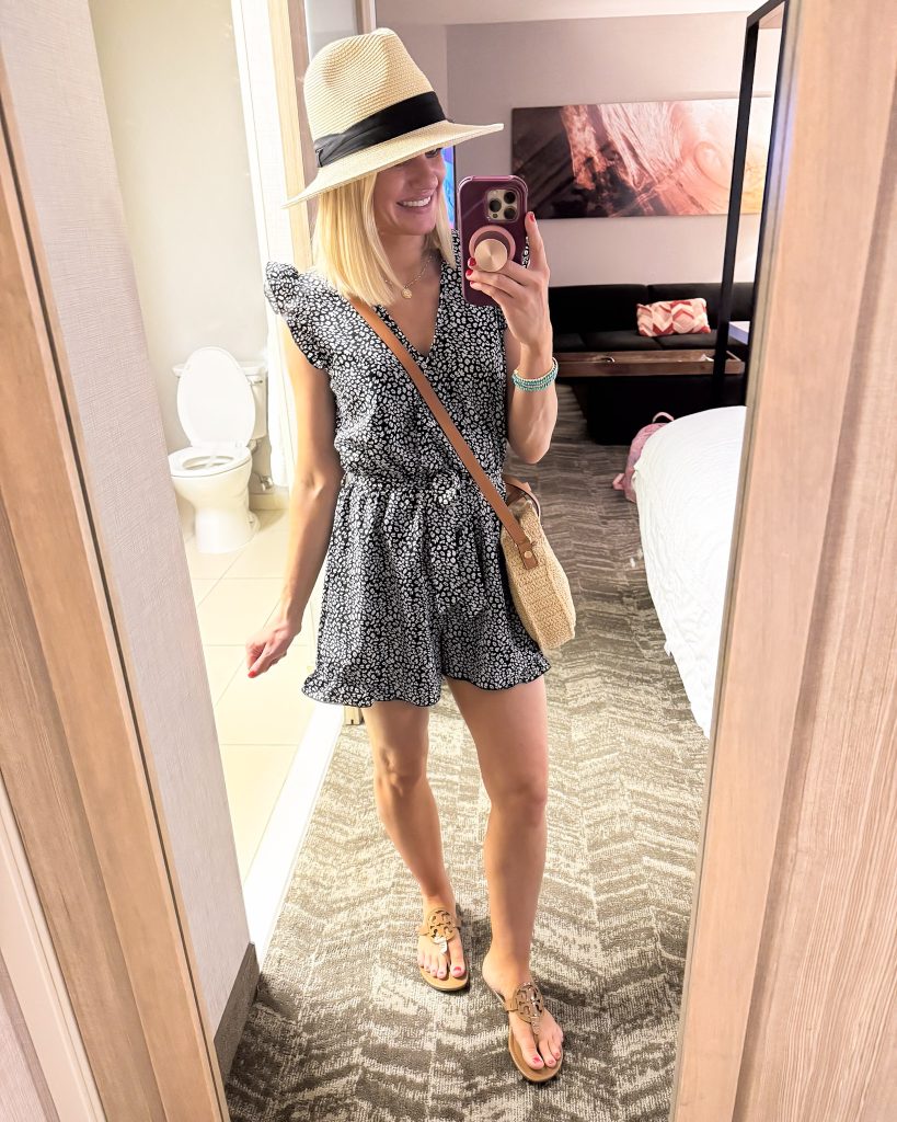 Caribbean cruise boarding day outfit idea.